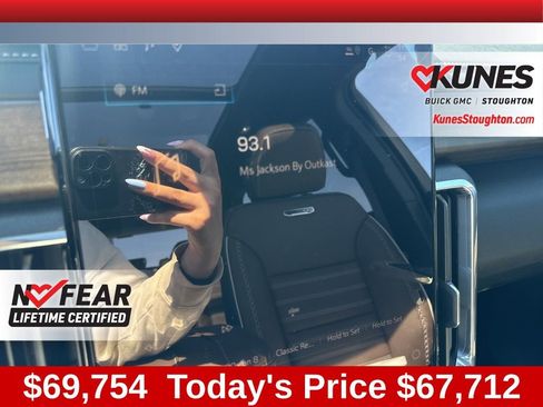New 2026 GMC Acadia Denali Ultimate w/ LPO, Floor Liner Package AWD/4WD image 36