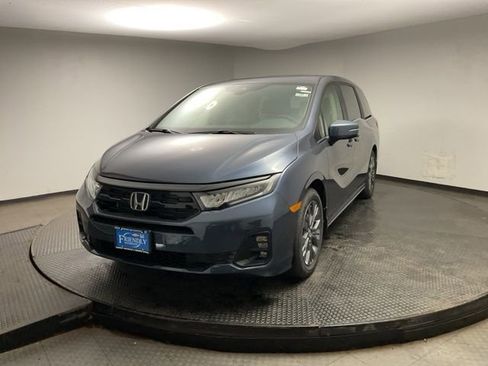 New 2026 Honda Odyssey Touring image 3