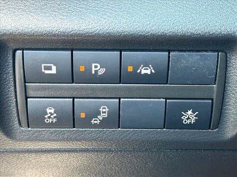 Used 2022 Nissan Kicks S FWD image 19