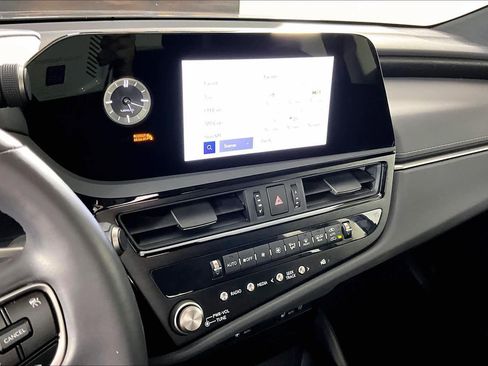 Used 2025 Lexus ES 300h w/ Premium Package image 6