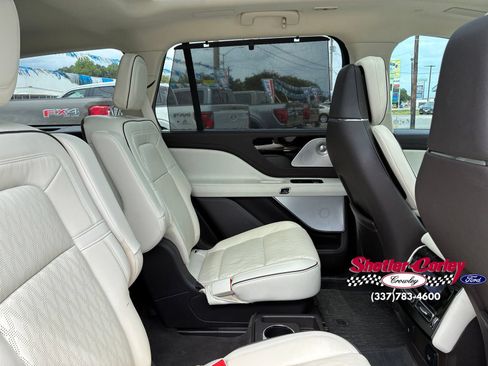 Used 2023 Lincoln Aviator Black Label w/ Dynamic Handling Package AWD/4WD image 20