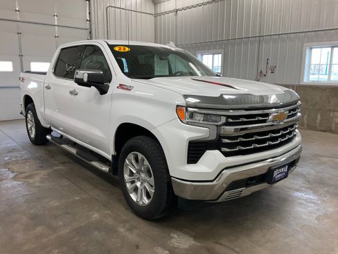Used 2023 Chevrolet Silverado 1500 LTZ w/ Z71 Off-Road Package image 6