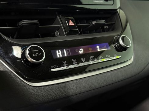 Used 2022 Toyota Corolla LE image 16