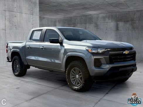 Used 2023 Chevrolet Colorado LT AWD/4WD image 7