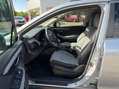 Used 2024 Subaru Outback Premium AWD/4WD image 9