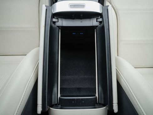 Certified 2024 Mercedes-Benz C 300 Sedan w/ Exclusive Trim Package image 25