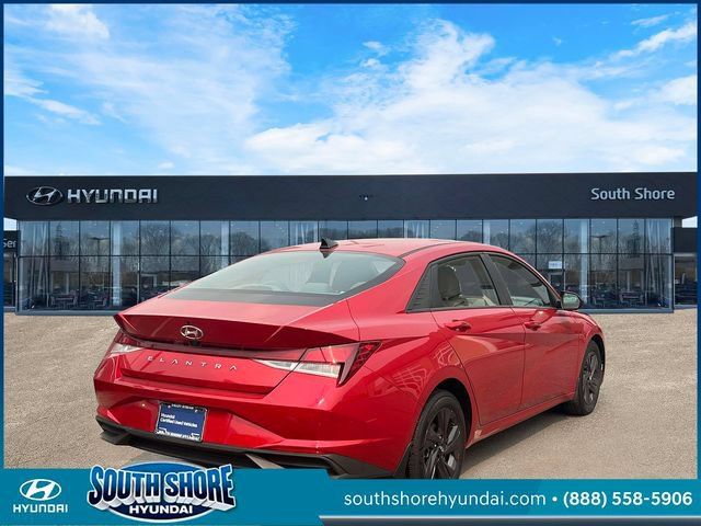 Certified 2022 Hyundai Elantra SEL w/ Convenience Package FWD image 7