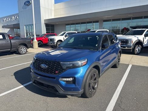 Used 2022 Ford Explorer ST w/ Equipment Group 401A image 4