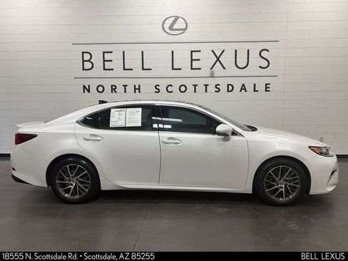Used 2016 Lexus ES 350 w/ Navigation System Package FWD image 3
