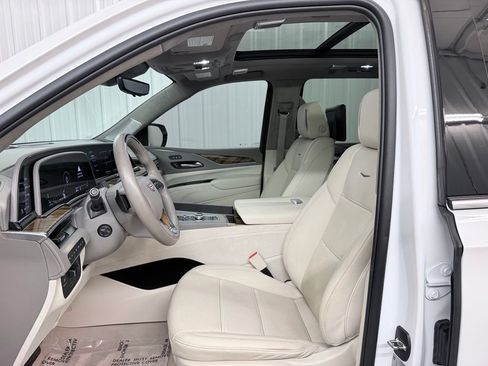 Used 2023 Cadillac Escalade ESV Premium Luxury Platinum w/ LPO, Radiant Package AWD/4WD image 10