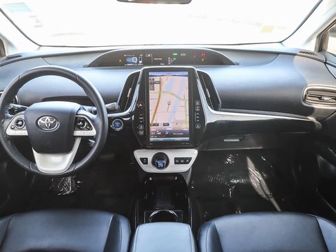 Used 2018 Toyota Prius Prime Premium image 13