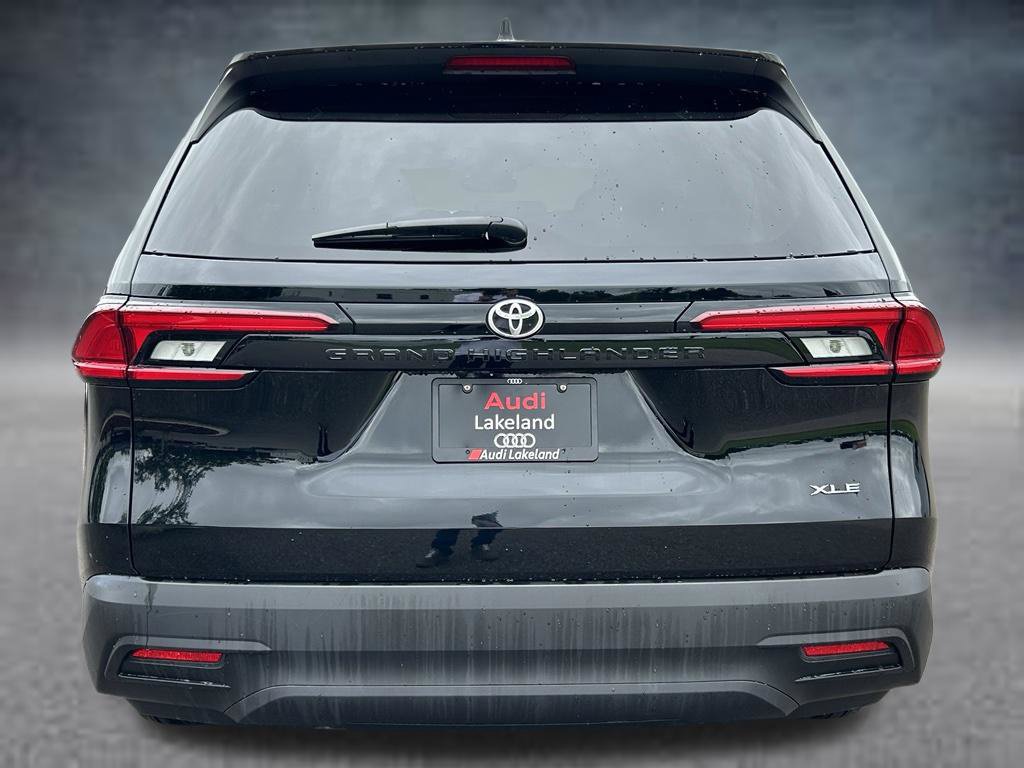 Used 2026 Toyota Grand Highlander FWD image 4