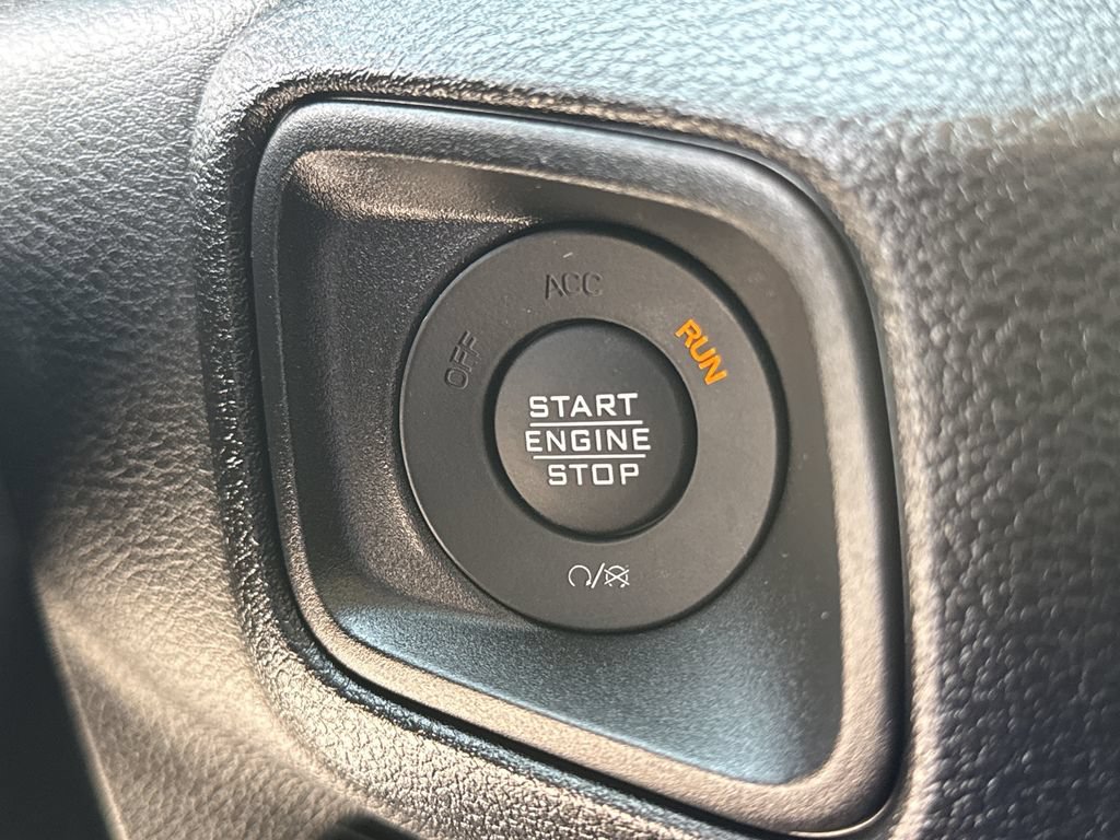 Used 2025 Jeep Gladiator Sport AWD/4WD image 21