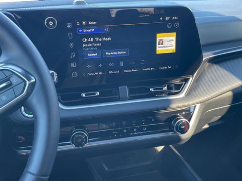 Used 2025 Chevrolet Equinox LT image 21