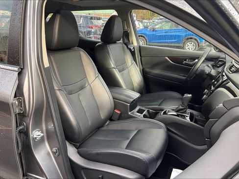 Used 2022 Nissan Rogue Sport SL w/ Premium Package image 7