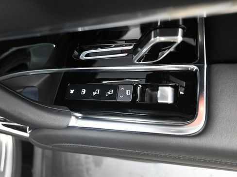 Used 2023 Land Rover Range Rover SE AWD/4WD image 13