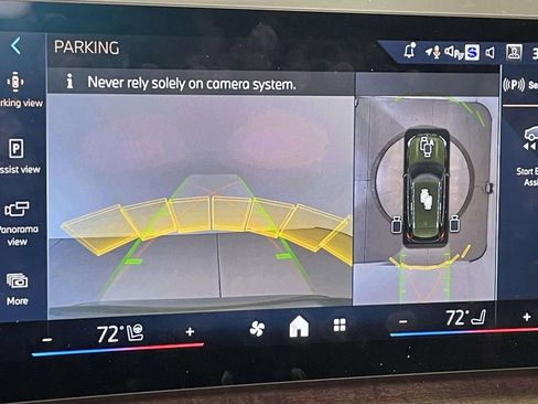 Used 2025 BMW X1 xDrive28i w/ Technology Package image 29