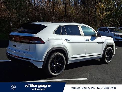 New 2026 Volkswagen Atlas Cross Sport SEL R-Line AWD/4WD image 4