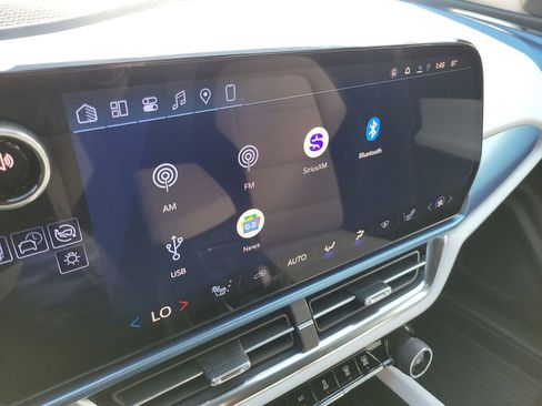 New 2026 Chevrolet Equinox EV LT image 13