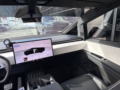 Used 2024 Tesla Cybertruck AWD Crew Cab image 29