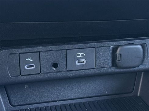 Used 2024 Toyota Prius Limited image 22