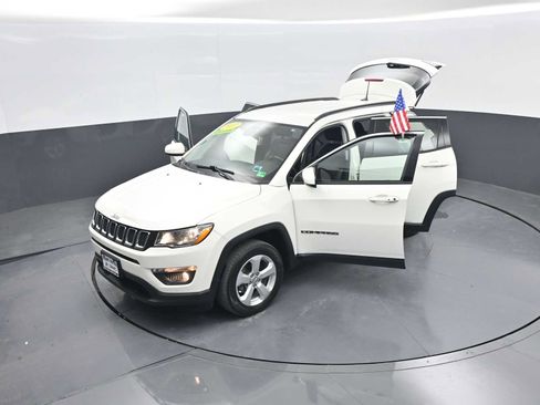 Used 2017 Jeep Compass Latitude w/ Popular Equipment Group AWD/4WD image 53