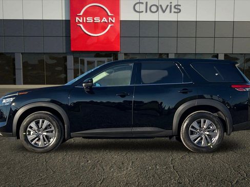 New 2025 Nissan Pathfinder S image 6