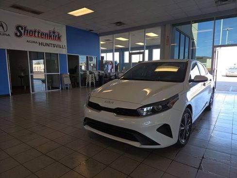 Used 2023 Kia Forte LXS image 1