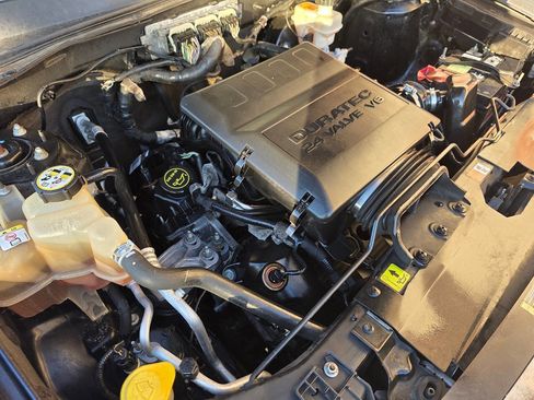 Used 2010 Ford Escape XLT image 23