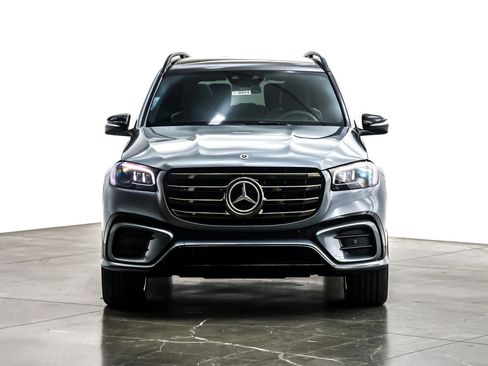New 2026 Mercedes-Benz GLS 580 4MATIC image 2