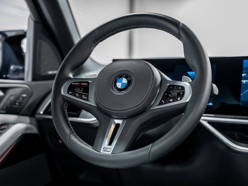 Used 2025 BMW X5 M60i w/ Climate Comfort Package image 47