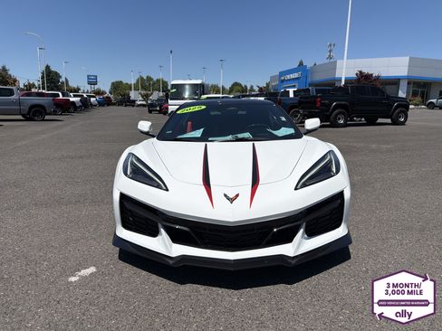 Used 2025 Chevrolet Corvette Z06 RWD image 7