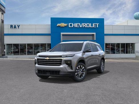 New 2026 Chevrolet Traverse LT w/ Sun and Wheel Package FWD image 41