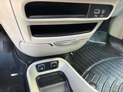Used 2018 Chrysler Pacifica Touring Plus w/ Tire & Wheel Group image 21