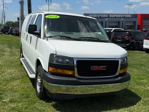 Used 2024 GMC Savana 2500 w/ Driver Convenience Package RWD image 9