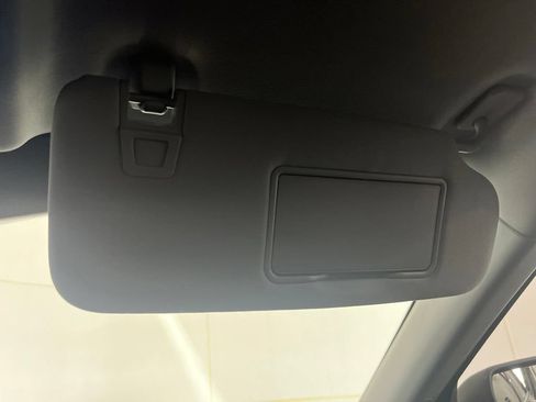 Used 2023 Ford Explorer XLT w/ Equipment Group 202A AWD/4WD image 81