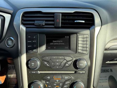 Used 2018 Ford Fusion S image 26