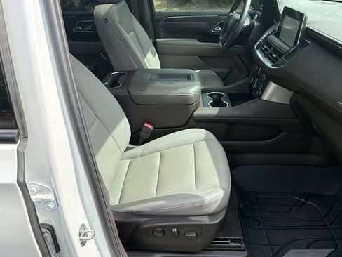 Used 2024 Chevrolet Tahoe Z71 w/ Z71 Off-Road Package AWD/4WD image 16
