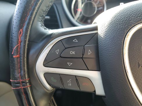 Used 2015 Dodge Challenger SXT Plus image 13