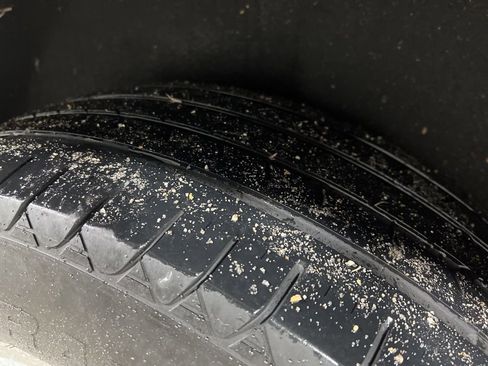 Used 2023 Chevrolet Traverse LT image 39