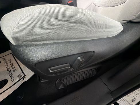 Used 2024 Toyota Sienna LE image 14