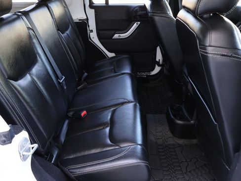 Used 2015 Jeep Wrangler Unlimited Sahara w/ Dual Top Group AWD/4WD image 21