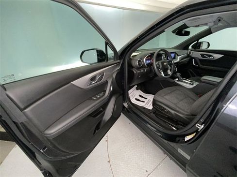 Used 2022 Chevrolet Blazer LT image 11