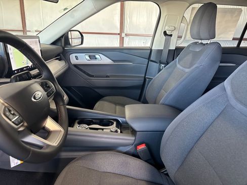 New 2026 Ford Explorer Active image 11