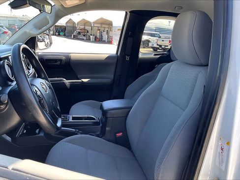 Used 2019 Toyota Tacoma SR image 7