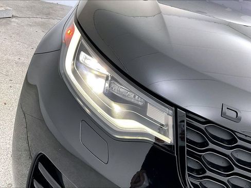 Used 2022 Land Rover Discovery S R-Dynamic image 38