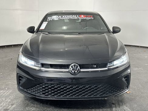 Used 2025 Volkswagen Jetta Sport image 3