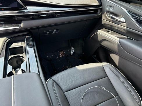 Used 2022 Cadillac Escalade Sport w/ Touring Package AWD/4WD image 17