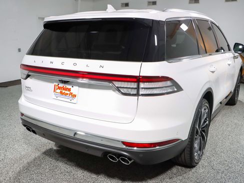 Used 2022 Lincoln Aviator Reserve w/ Equipment Group 201A image 7