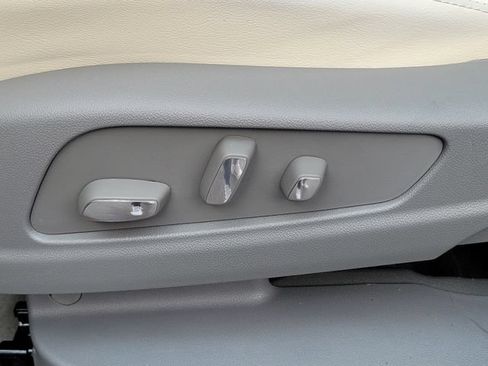 Certified 2024 Cadillac XT5 Premium Luxury FWD image 25